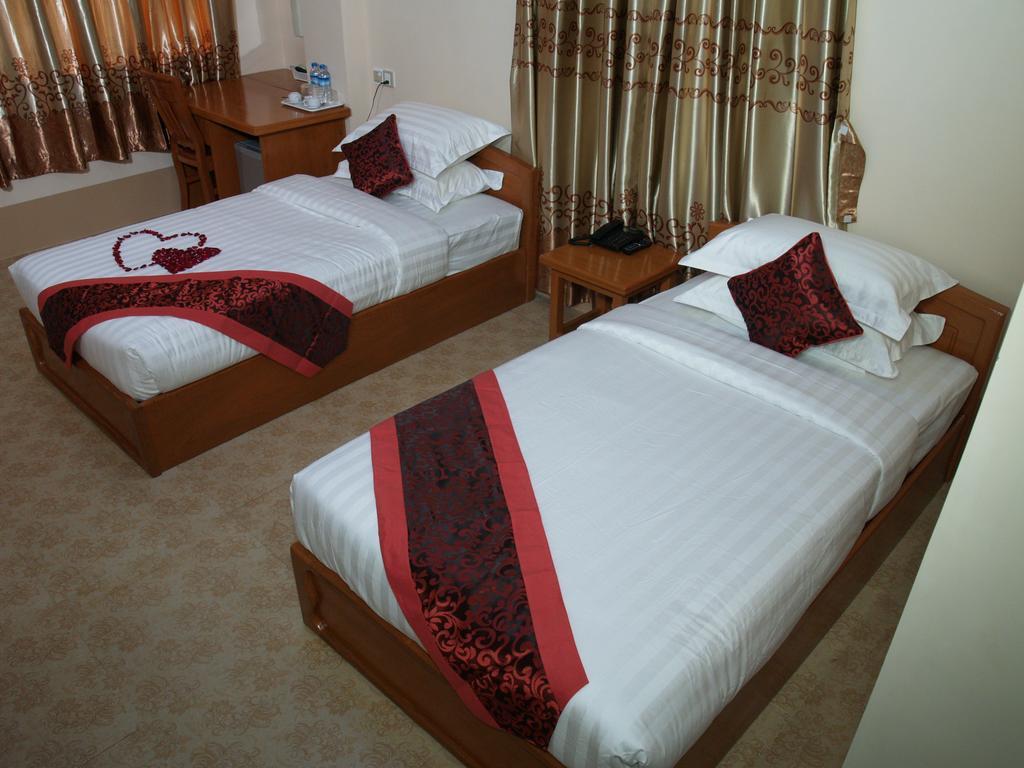 Nice Dream Hotel Mandalay Exteriör bild