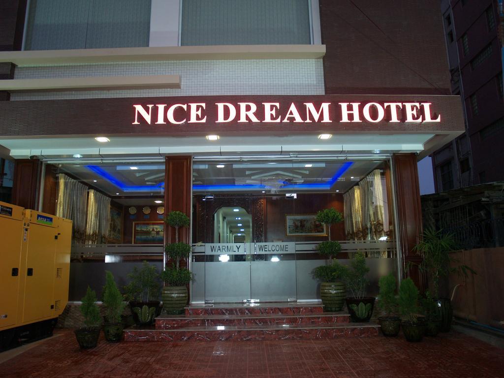 Nice Dream Hotel Mandalay Exteriör bild